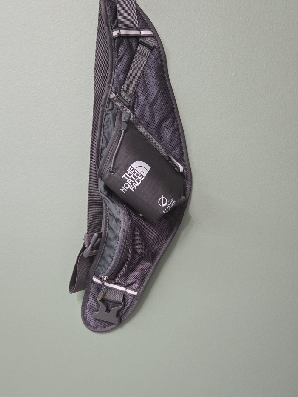 The North Face Dark Grey0 Sling Belt Bag for Men Or Women
